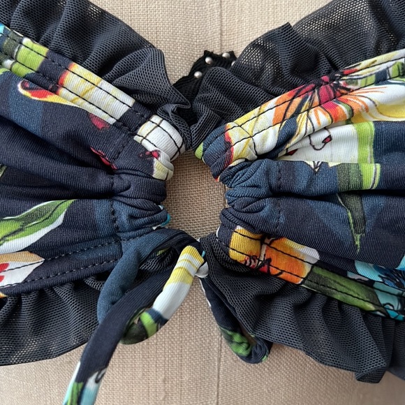 JETS by Jessika Allen Navy Floral Ruffle Tie Halter Bikini Top US Sz 4.- NWT! - Picture 3 of 10